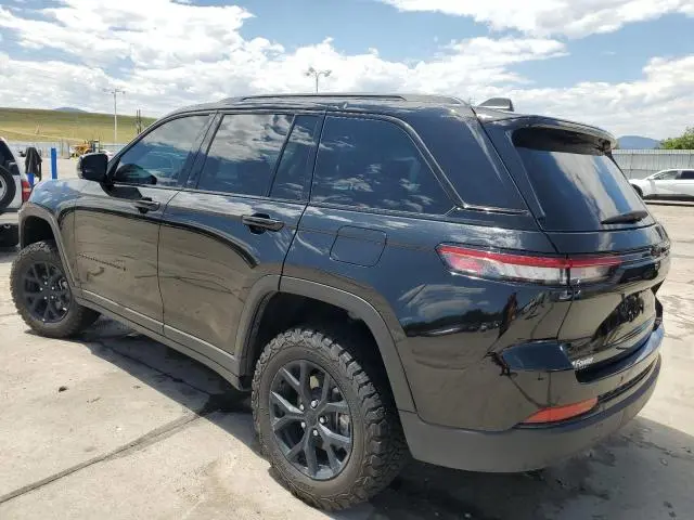 2024 JEEP GRAND CHEROKEE LAREDO  