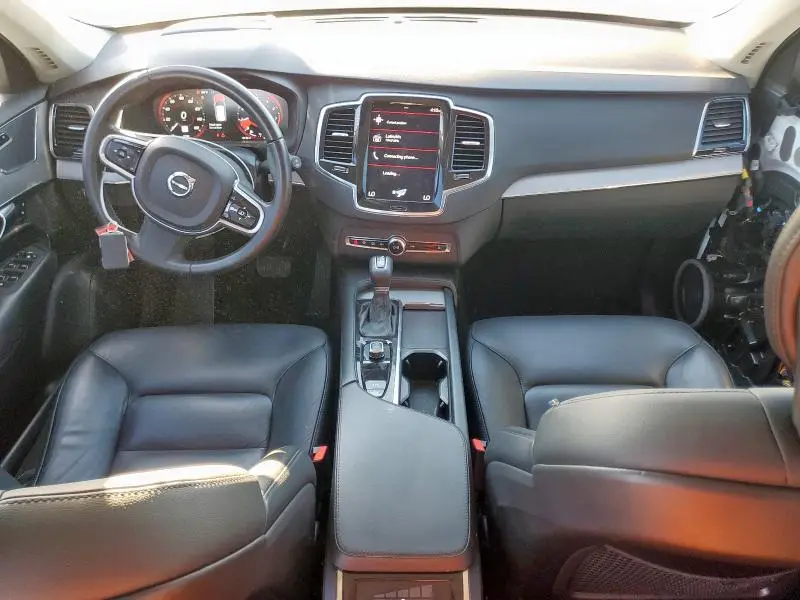 2022 VOLVO XC90 T5 MOMENTUM  