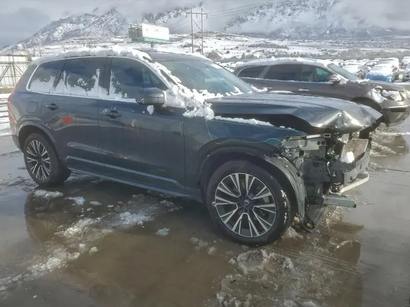 2022 VOLVO XC90 T5 MOMENTUM  
