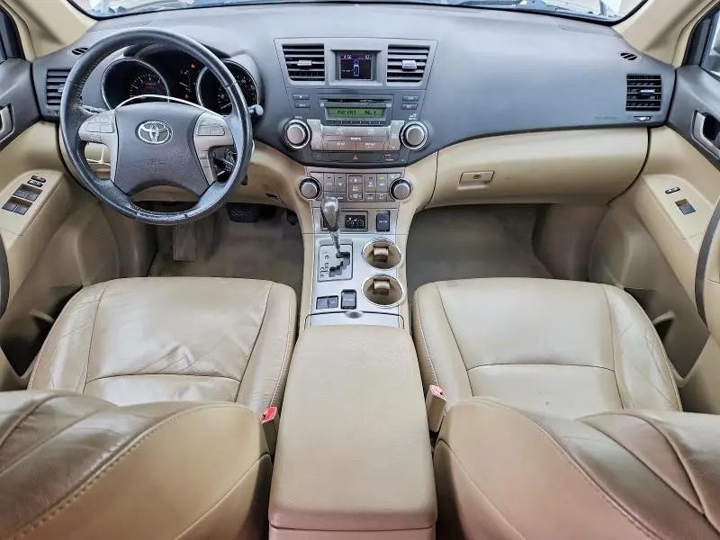 2010 TOYOTA HIGHLANDER SE  