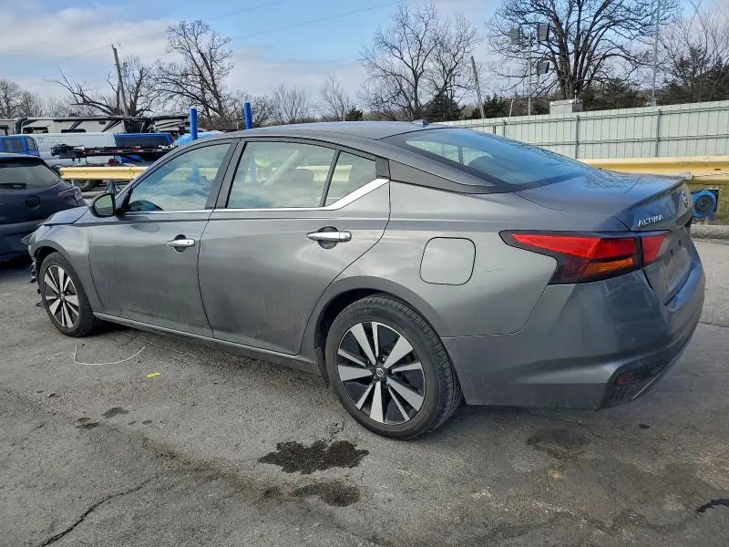 2022 NISSAN ALTIMA SV  