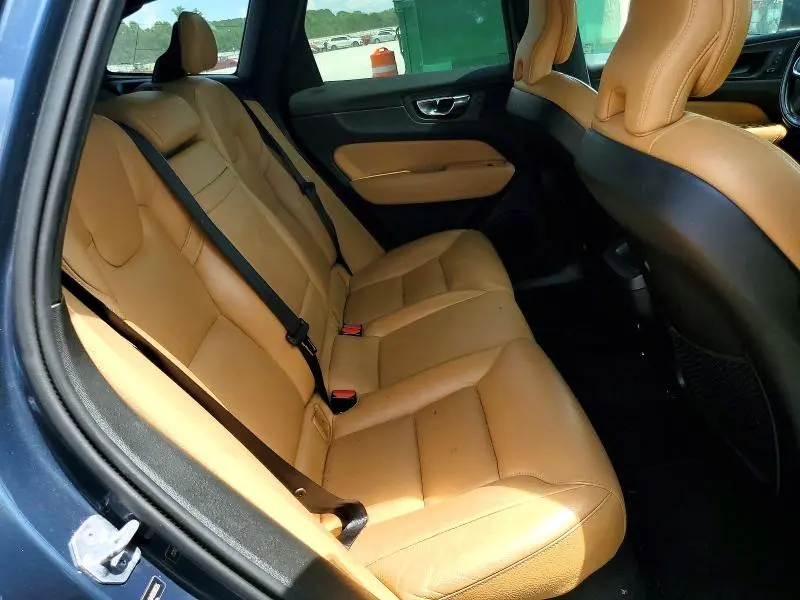 2019 VOLVO XC60 T5 MOMENTUM  