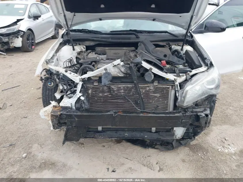 2016 TOYOTA CAMRY SE