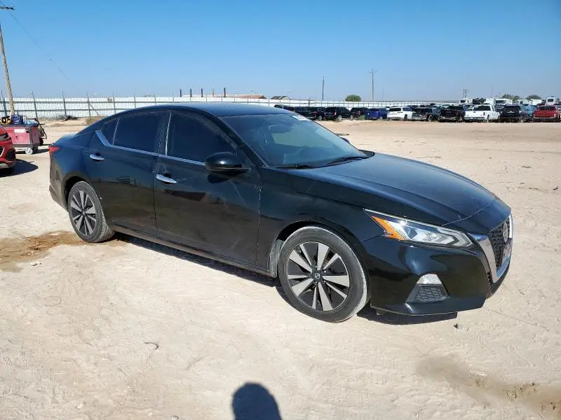 2021 NISSAN ALTIMA SV  