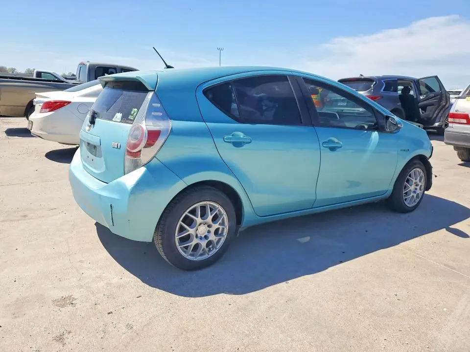 2013 TOYOTA PRIUS C ONE  