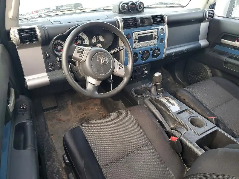 2013 TOYOTA FJ CRUISER BASE  