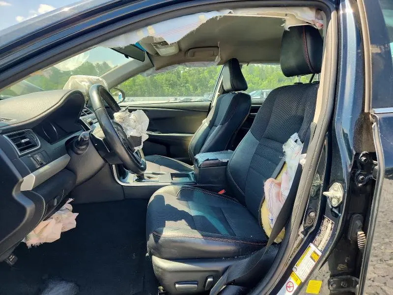 2017 TOYOTA CAMRY SE  