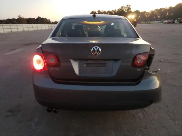 2010 VOLKSWAGEN JETTA SE  