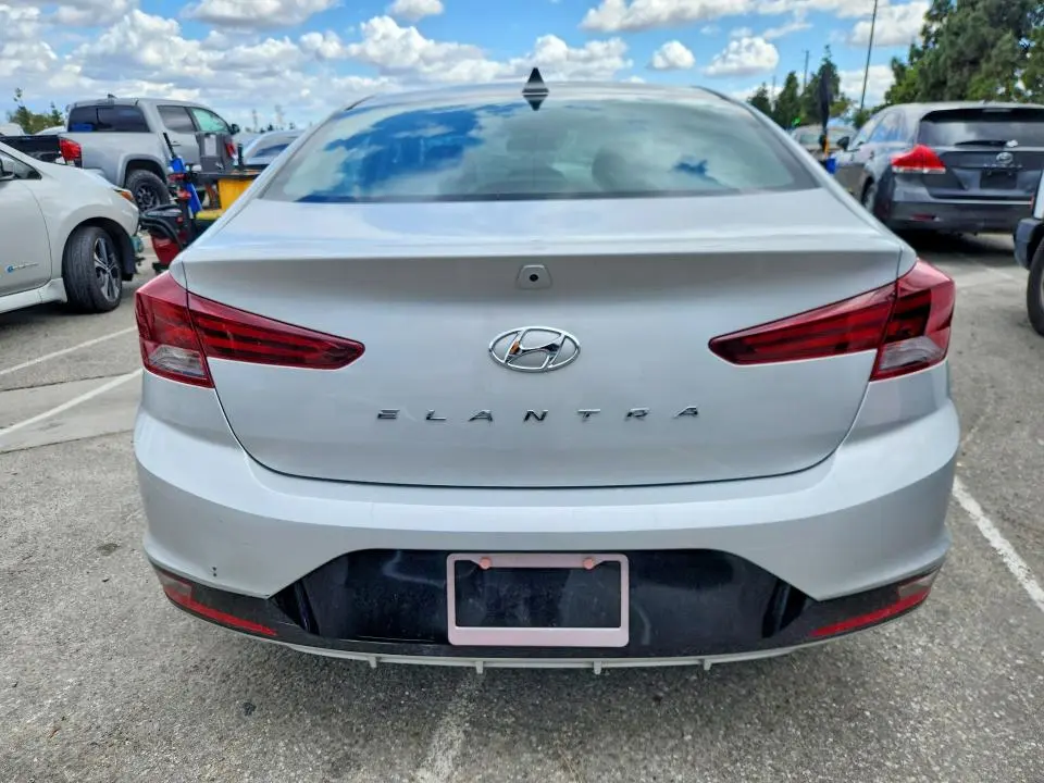 2020 HYUNDAI ELANTRA SEL  