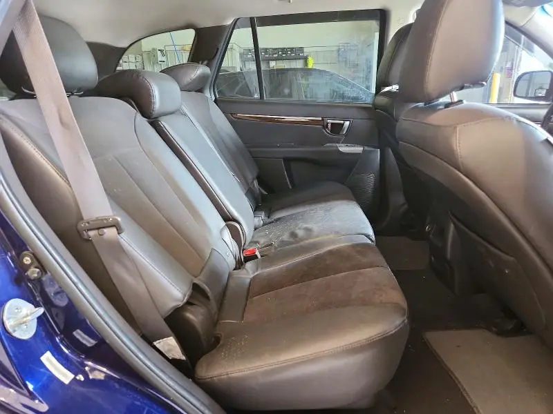 2010 HYUNDAI SANTA FE SE  
