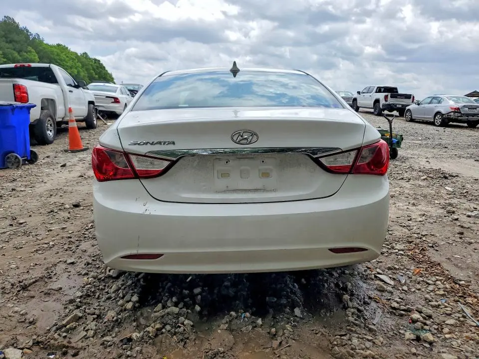 2011 HYUNDAI SONATA GLS  