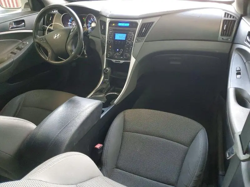 2011 HYUNDAI SONATA GLS  