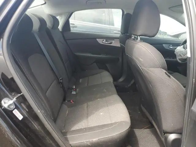 2022 KIA FORTE FE  