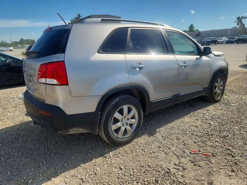 2013 KIA SORENTO LX  