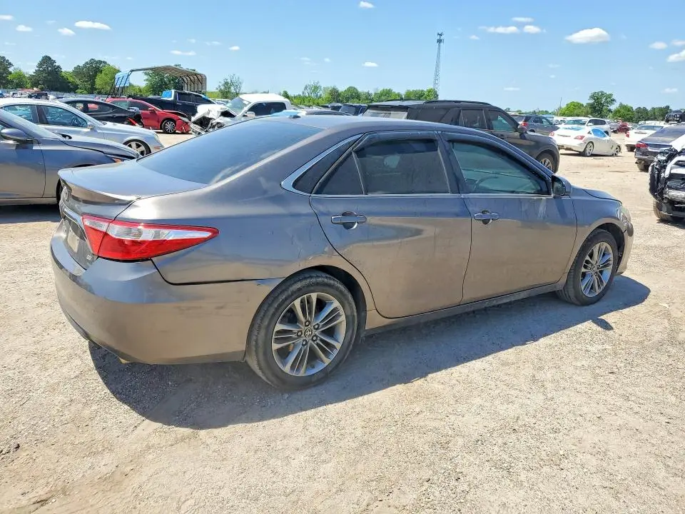2016 TOYOTA CAMRY SE  