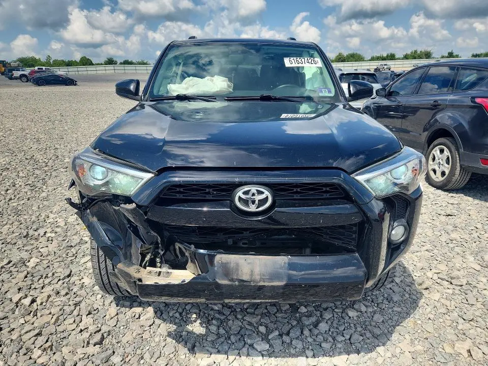 2019 TOYOTA 4RUNNER SR5  