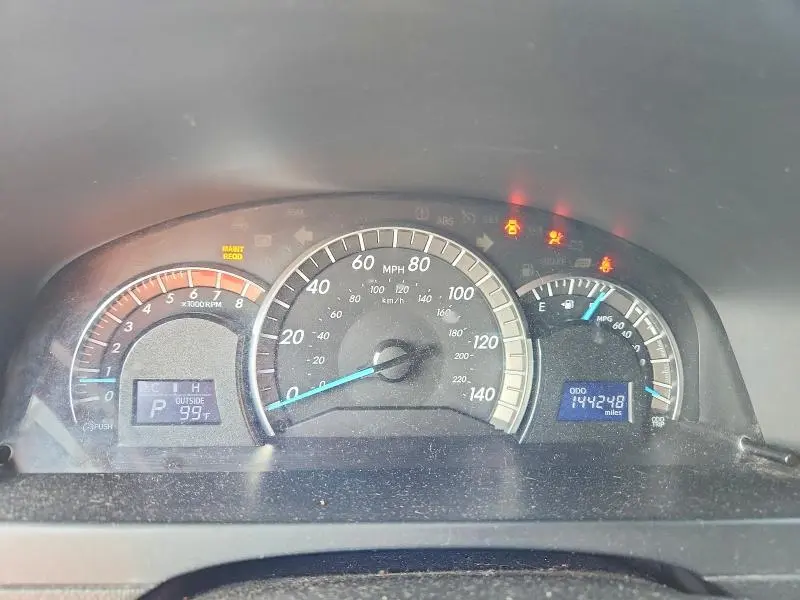 2014 TOYOTA CAMRY SE  