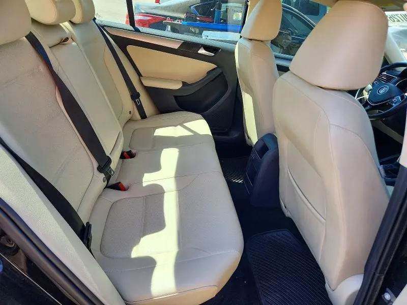 2017 VOLKSWAGEN JETTA SE  