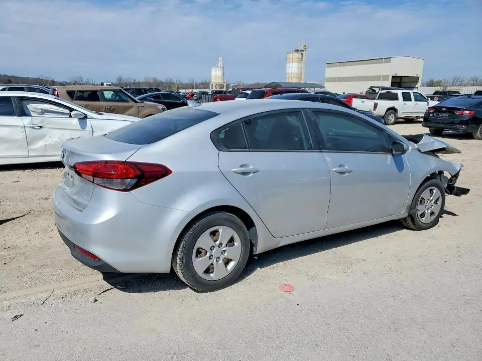 2018 KIA FORTE LX  