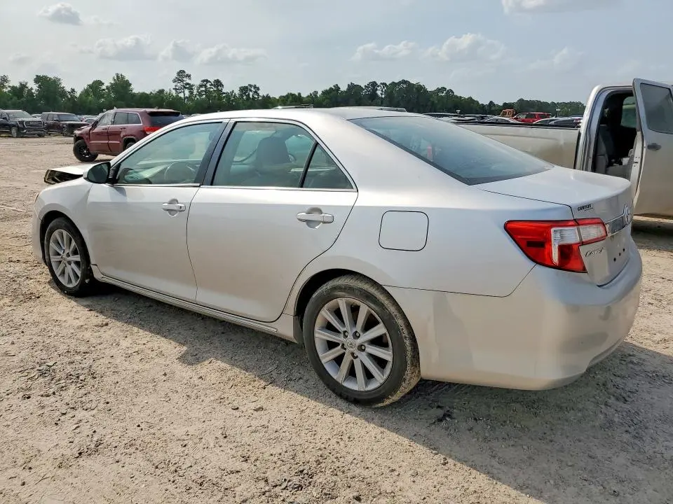 2012 TOYOTA CAMRY XLE  