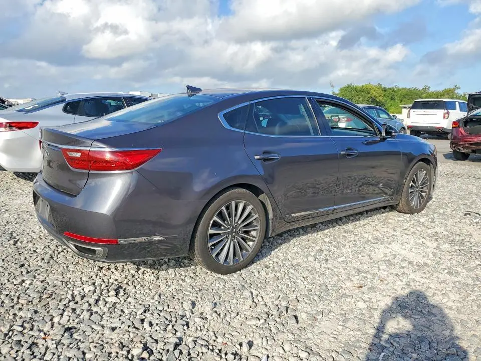 2018 KIA CADENZA PREMIUM  