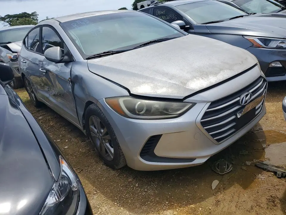 2018 HYUNDAI ELANTRA SE  