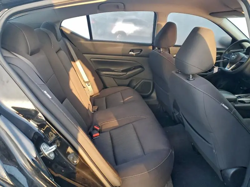 2021 NISSAN ALTIMA SV  