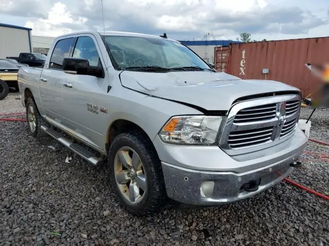 2016 RAM 1500 SLT  
