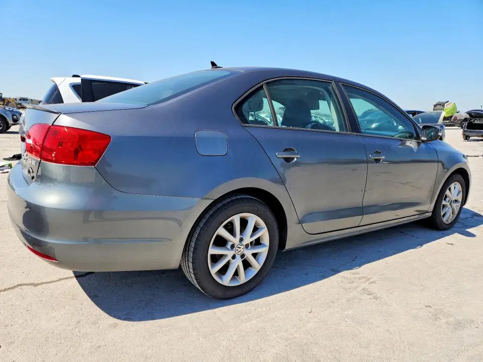 2012 VOLKSWAGEN JETTA SE  