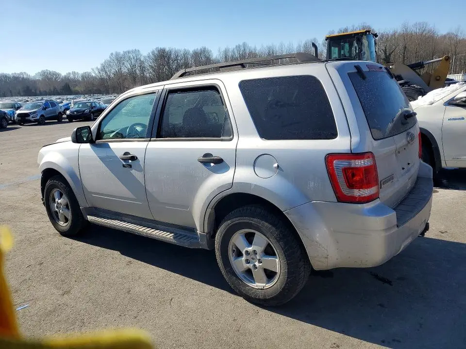 2011 FORD ESCAPE XLT  