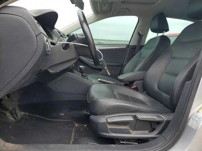 2016 VOLKSWAGEN JETTA SE  