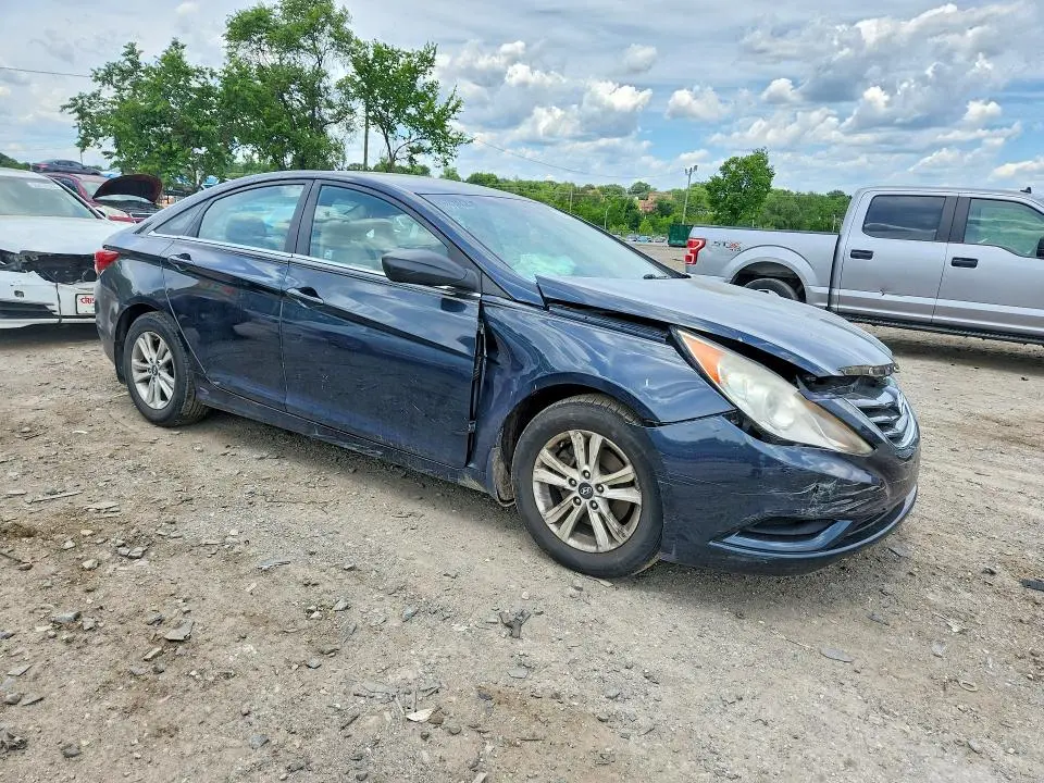 2011 HYUNDAI SONATA GLS  