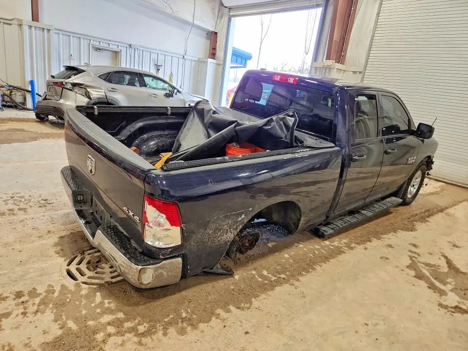 2016 RAM 1500 ST  