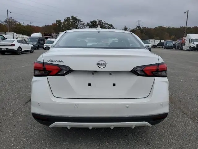 2025 NISSAN VERSA SV  