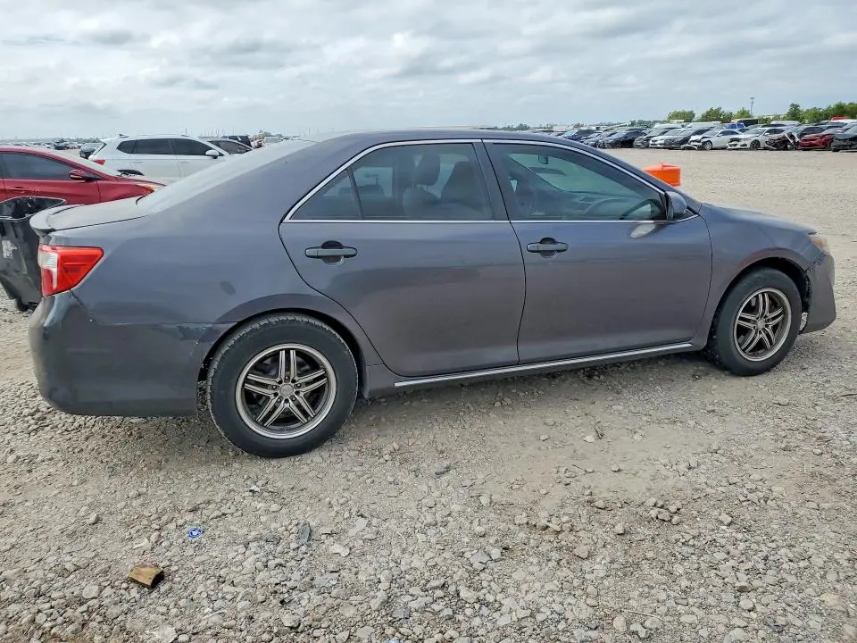 2013 TOYOTA CAMRY LE  
