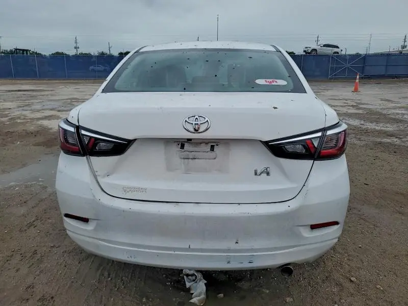 2018 TOYOTA YARIS IA BASE  