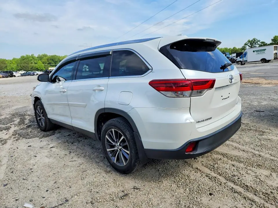 2019 TOYOTA HIGHLANDER XLE  