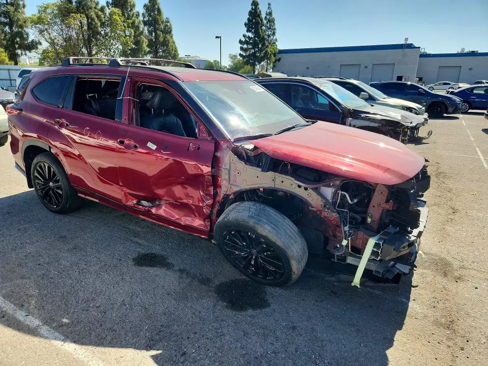 2023 TOYOTA HIGHLANDER XSE  