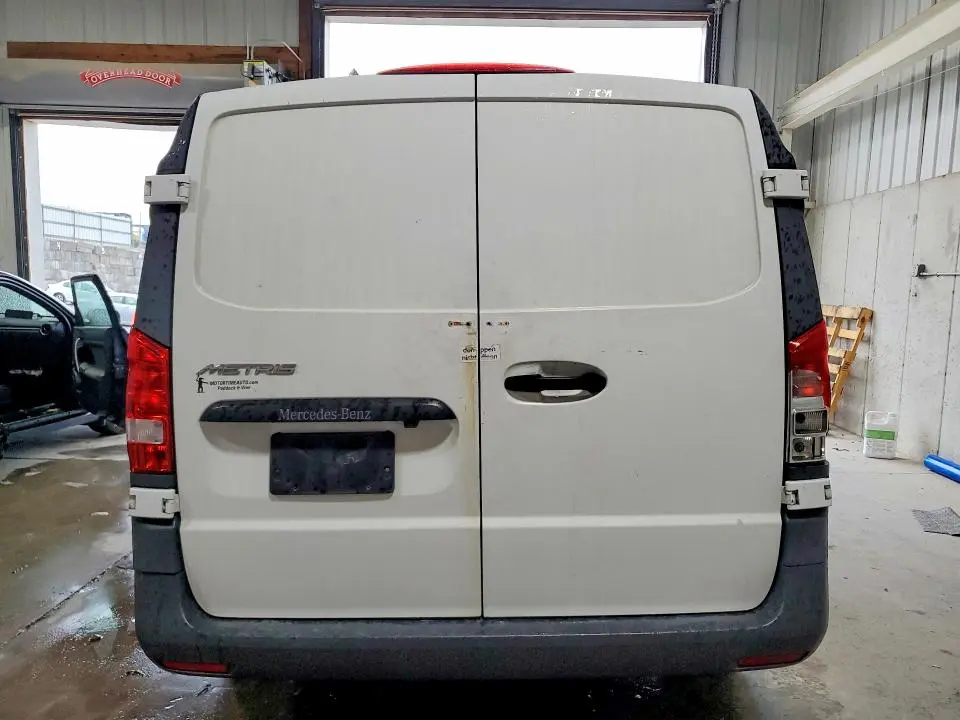 2017 MERCEDES-BENZ METRIS   