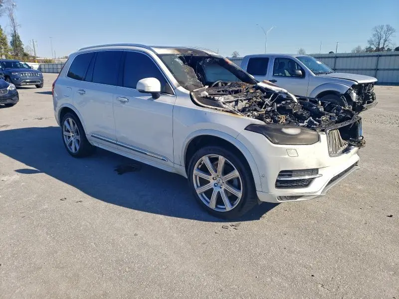 2018 VOLVO XC90 T6  
