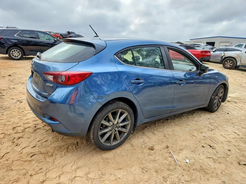 2018 MAZDA 3 TOURING  