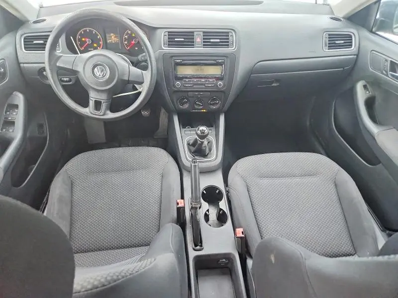 2011 VOLKSWAGEN JETTA BASE  