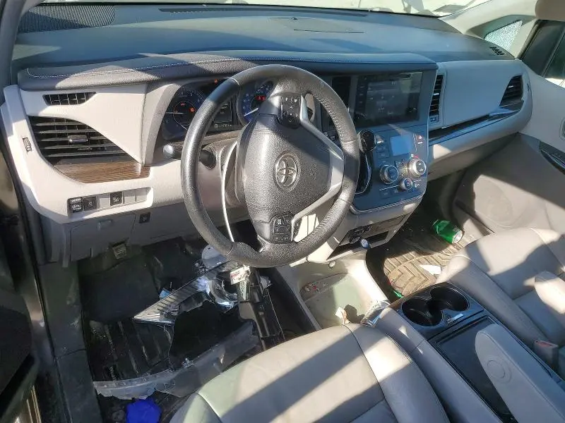 2015 TOYOTA SIENNA XLE 8-PASSENGER  