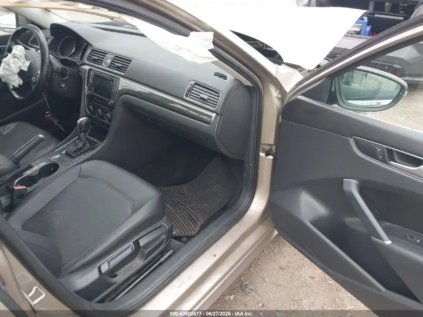 2016 VOLKSWAGEN PASSAT 1.8T SE
