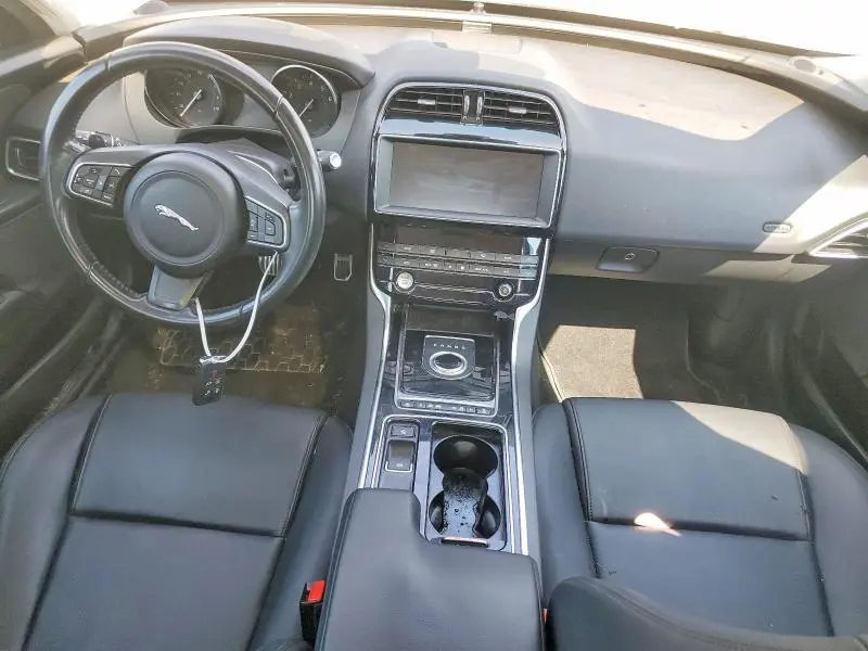 2019 JAGUAR XE   