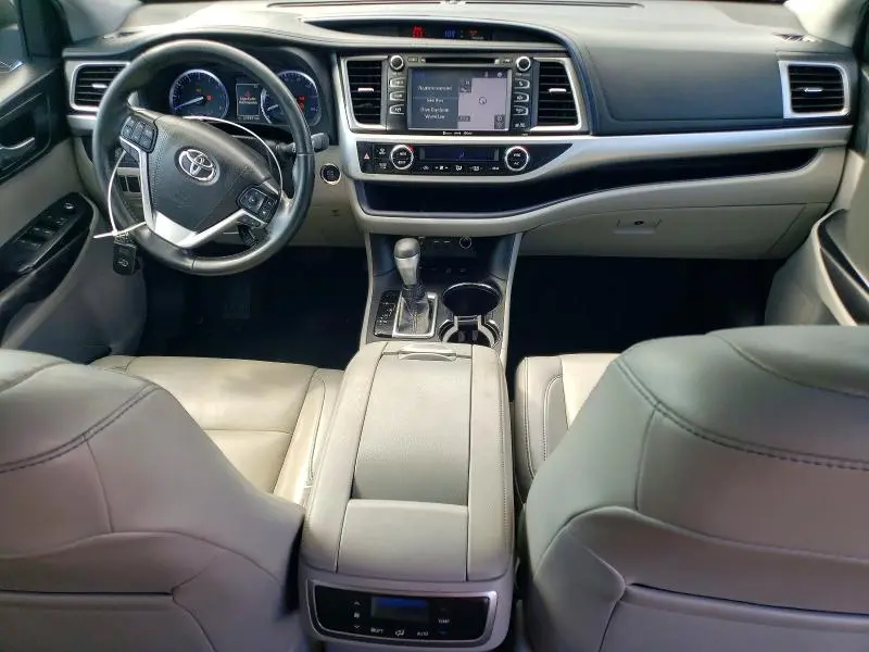 2019 TOYOTA HIGHLANDER XLE  