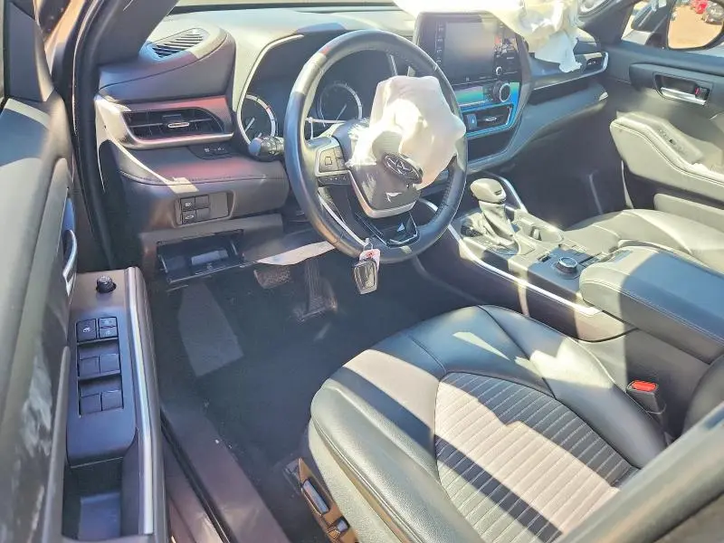 2022 TOYOTA HIGHLANDER XSE  