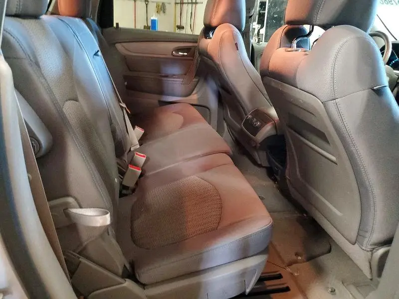 2015 CHEVROLET TRAVERSE LS  