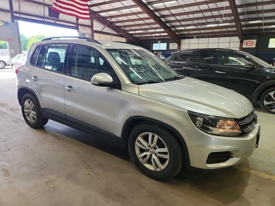 2015 VOLKSWAGEN TIGUAN S  