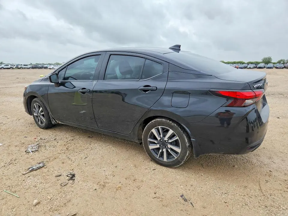 2021 NISSAN VERSA SV  